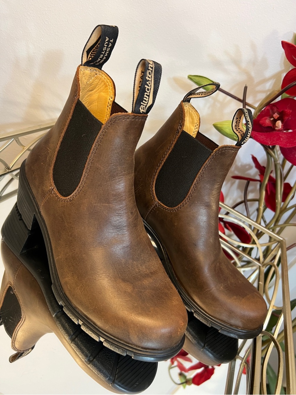 Blundstone Brown Leather Chelsea Utility Ankle Boots Women’s Size 7
